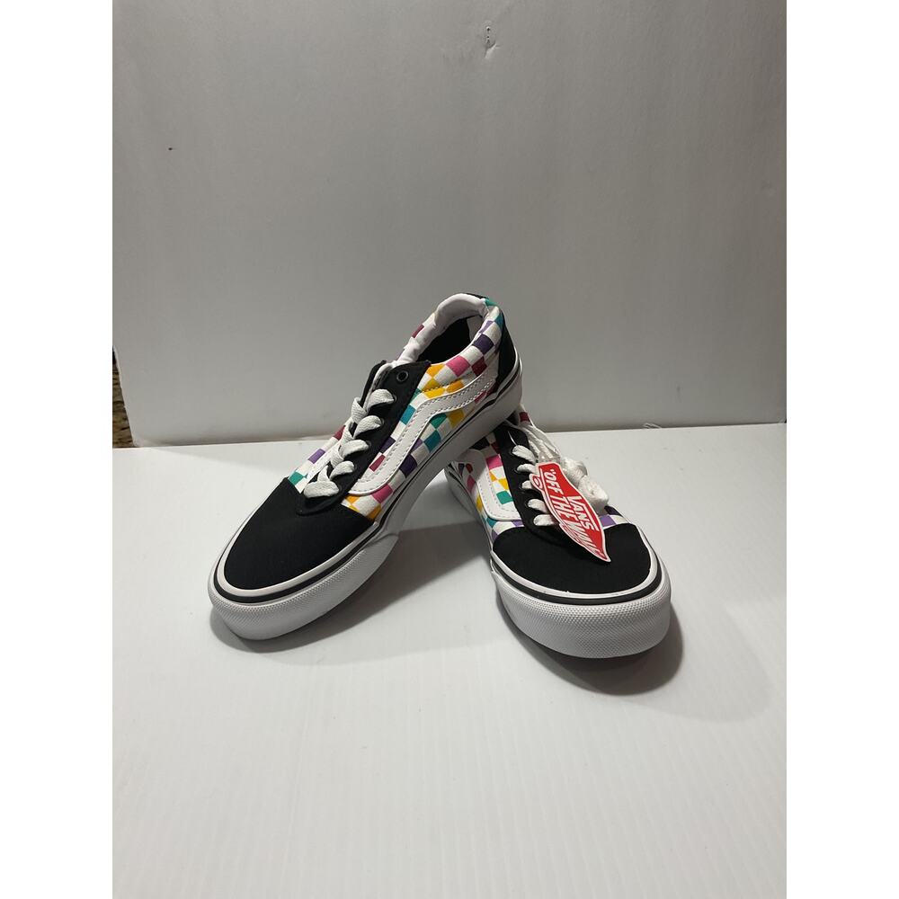 Kids Off the Wall  Old Skool Rainbow Checkerboard Shoe NWT Size US 2